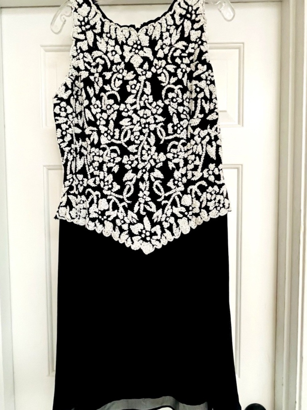 JKARA J KARA Cocktail Party Dress Black & White Beaded Bodice Sleeveless Size 12